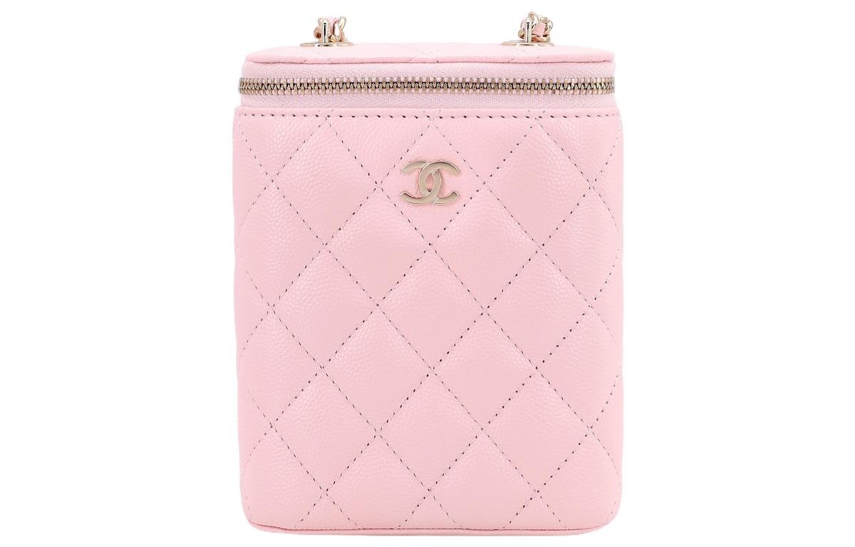 https://d2cva83hdk3bwc.cloudfront.net/AP2195-Y33352-NC022-chanel-shoulder-bags-1.jpg