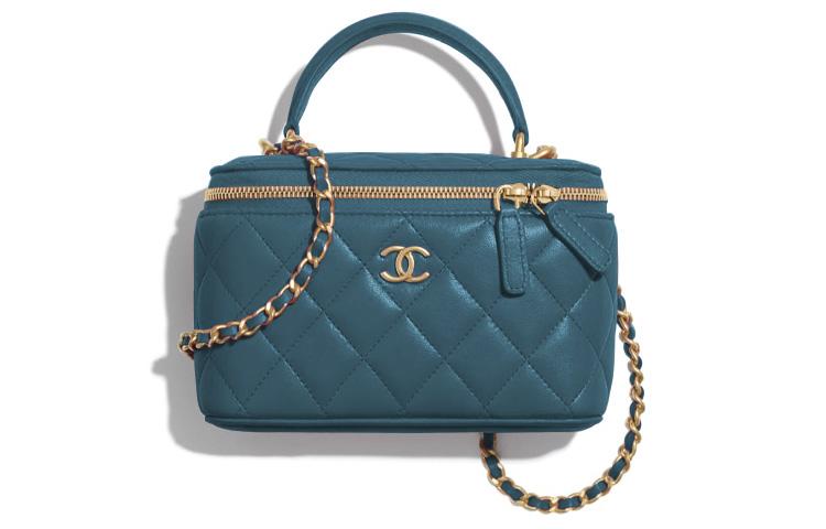 https://d2cva83hdk3bwc.cloudfront.net/AP2199-B05810-NC636-chanel-sheepskin-toiletry-bag-cell-phone-pouch-shoulder-bag-crossbody-bag-women-s-green-1.jpg