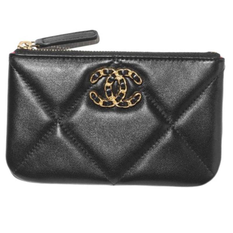 https://d2cva83hdk3bwc.cloudfront.net/AP2216-B04852-94305-chanel-lambskin-clutch-mini-women-s-black-1.jpg