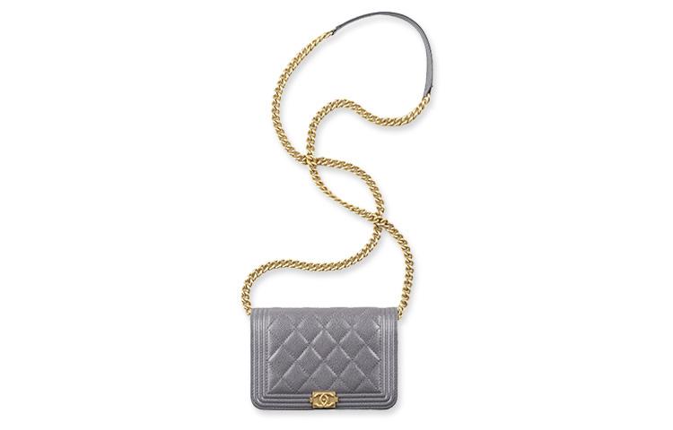 https://d2cva83hdk3bwc.cloudfront.net/AP2464-B08358-NI691-chanel-woc-clutches-1.jpg