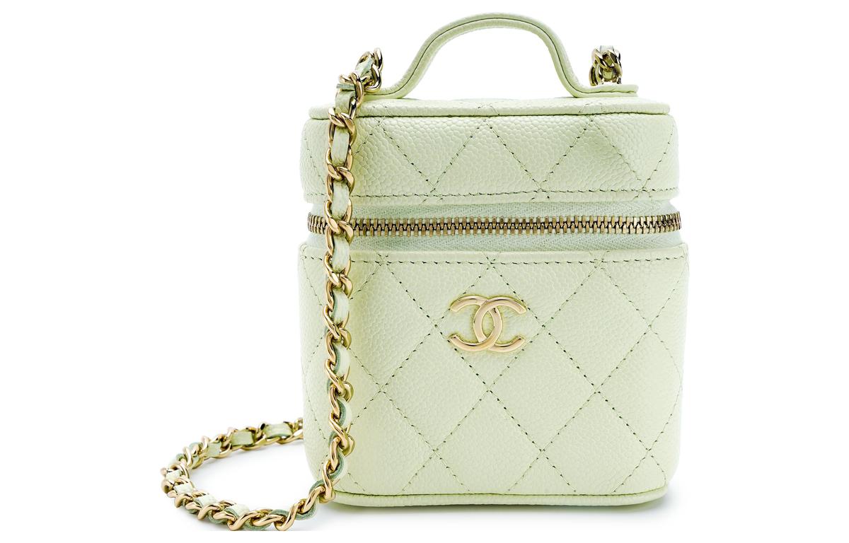 https://d2cva83hdk3bwc.cloudfront.net/AP2503-B07186-NG118-chanel-handbags-1.jpg