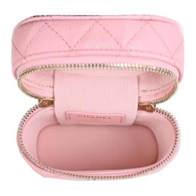https://d2cva83hdk3bwc.cloudfront.net/AP2503-B07186-NG123-chanel-handbags-1.jpg