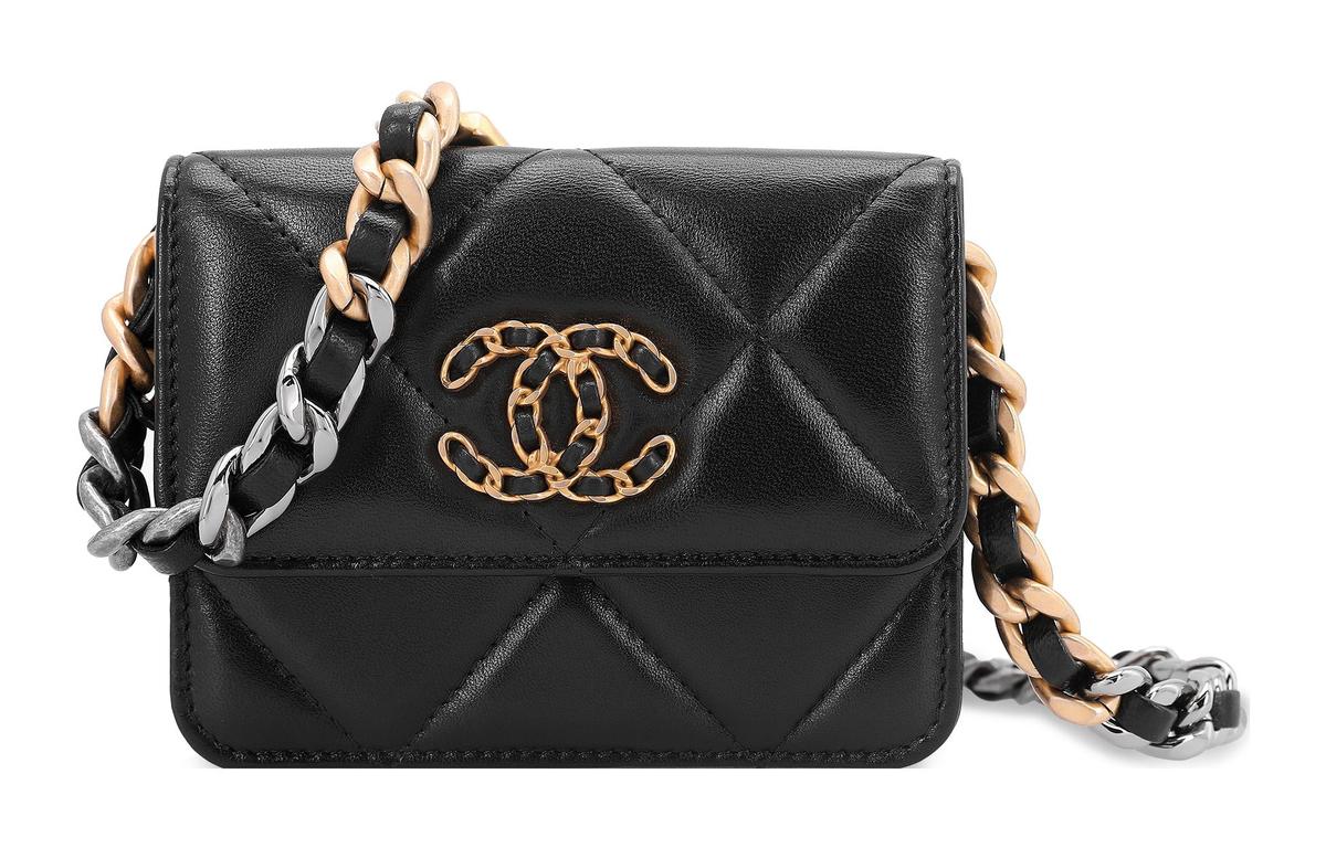 https://d2cva83hdk3bwc.cloudfront.net/AP2522-B04852-94305-chanel-19bag-sheepskin-coin-purse-fanny-pack-women-s-black-1.jpg