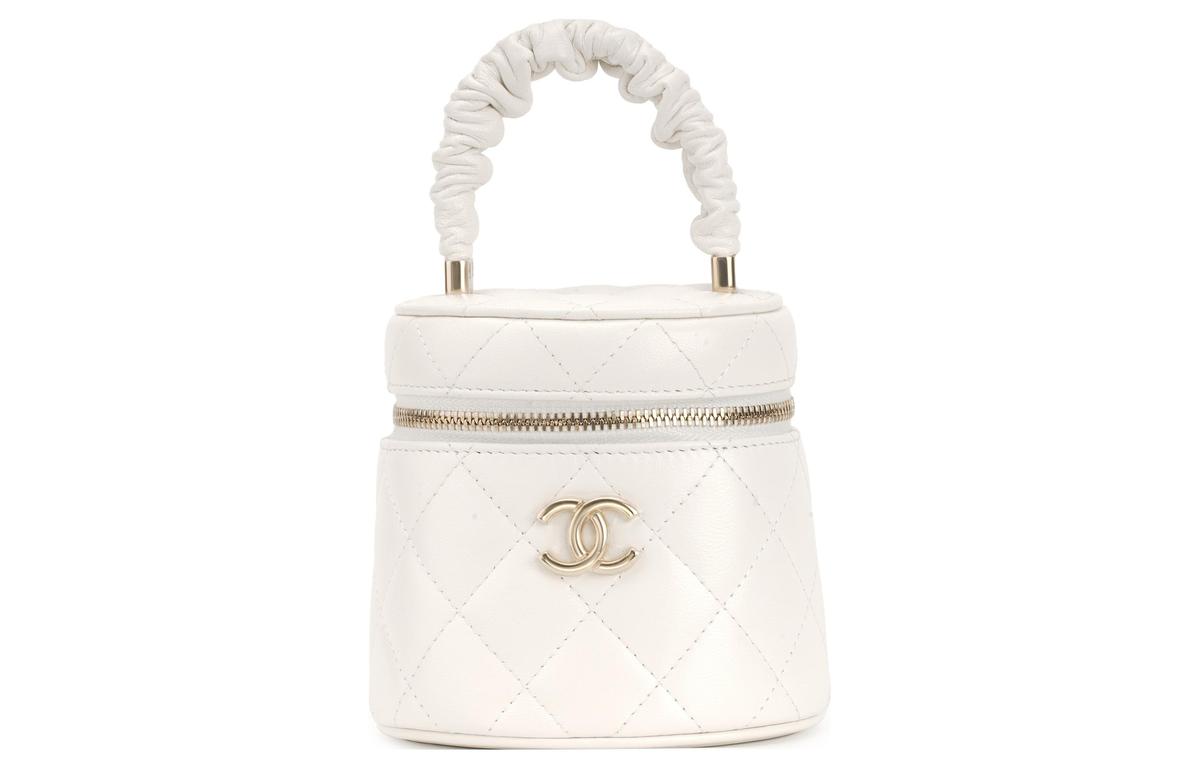 https://d2cva83hdk3bwc.cloudfront.net/AP2729-B07971-10601-chanel-22ss-shiny-lambskin-makeup-bags-handbags-small-size-women-s-white-1.jpg
