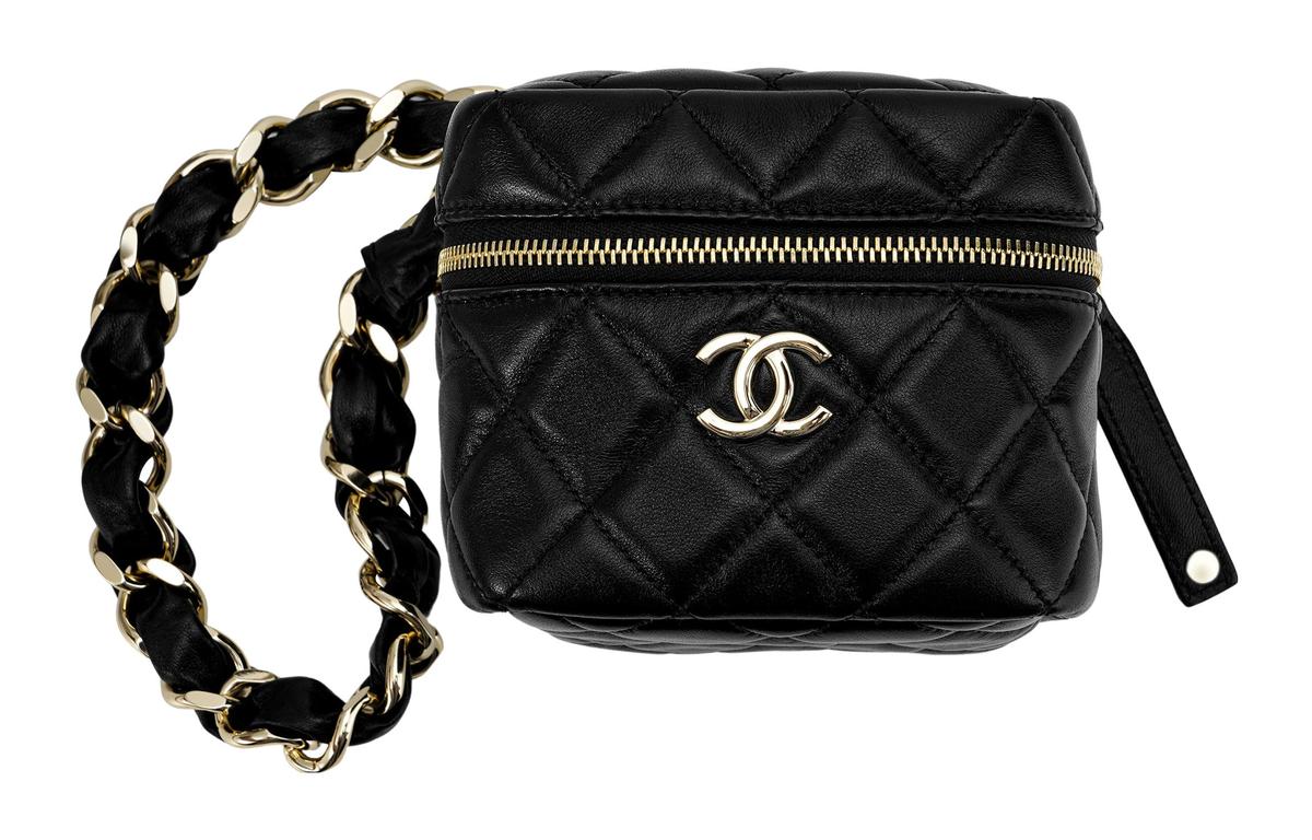 https://d2cva83hdk3bwc.cloudfront.net/AP2803-B07965-94305-chanel-sheepskin-box-bag-mesh-bag-handbag-regular-women-s-black-1.jpg