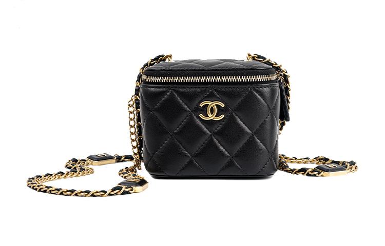 https://d2cva83hdk3bwc.cloudfront.net/AP2931-B08815-94305-chanel-22bfw-sheepskin-box-bag-makeup-bags-shoulder-bag-crossbody-bag-small-size-women-s-black-1.jpg