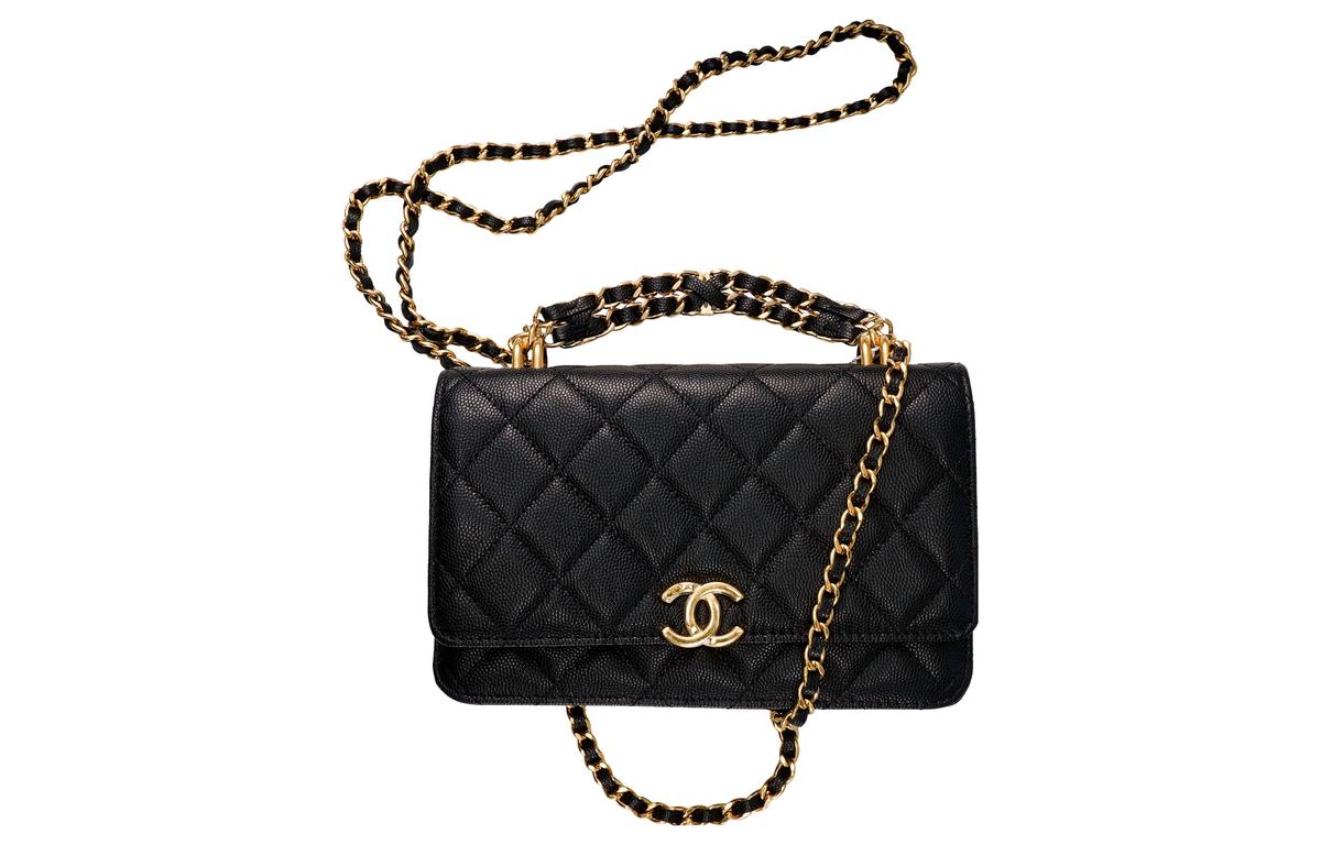 https://d2cva83hdk3bwc.cloudfront.net/AP3019-B09221-94305-chanel-22k-autumn-and-winter-grained-embossed-cow-leather-crossbody-bags-shoulder-bags-regular-women-s-black-1.jpg