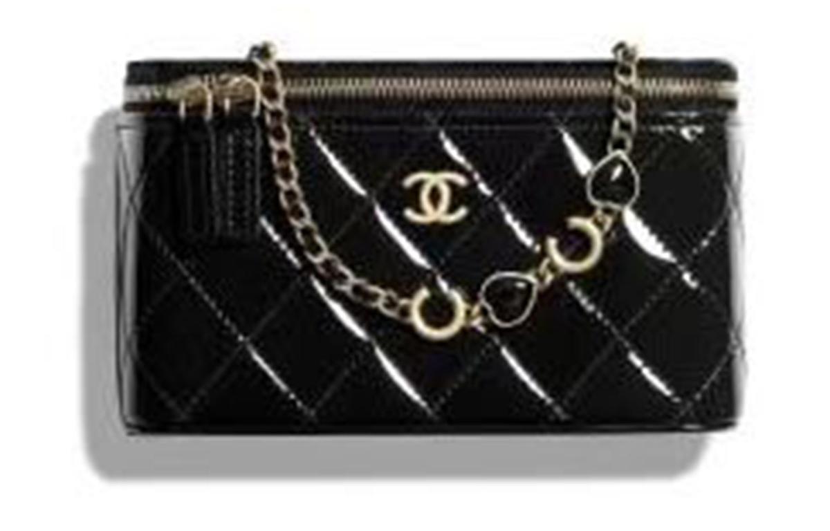 https://d2cva83hdk3bwc.cloudfront.net/AP3034-B09543-94305-chanel-shoulder-bags-1.jpg