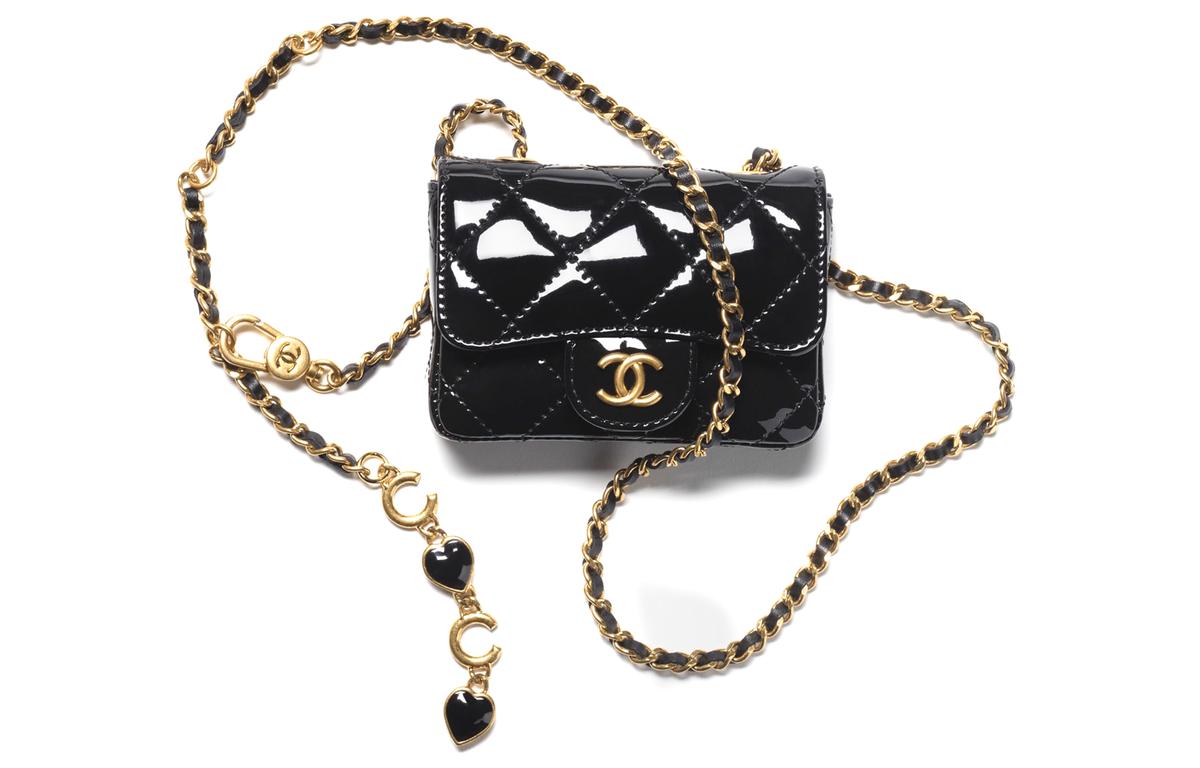 https://d2cva83hdk3bwc.cloudfront.net/AP3037-B09543-94305-chanel-22k-autumn-and-winter-fanny-packs-1.jpg