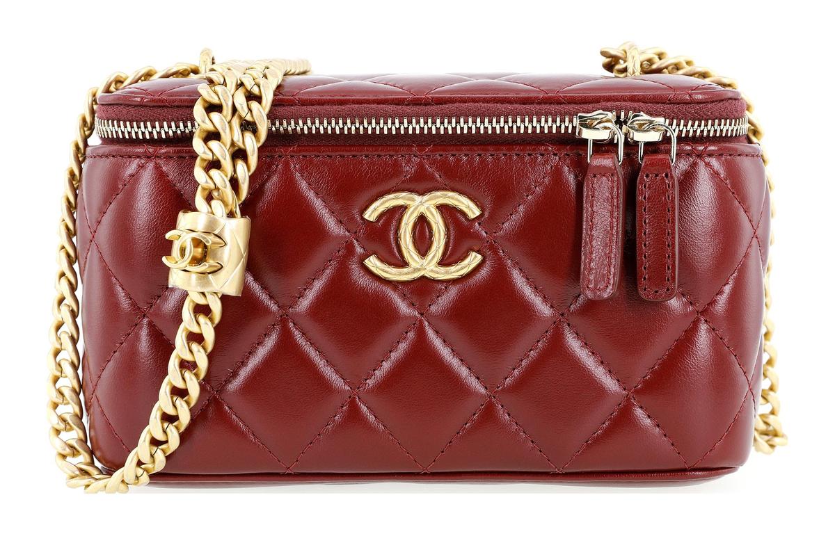 https://d2cva83hdk3bwc.cloudfront.net/AP3044-B09209-NQ389-chanel-lambskin-shoulder-bag-crossbody-bag-women-s-red-1.jpg