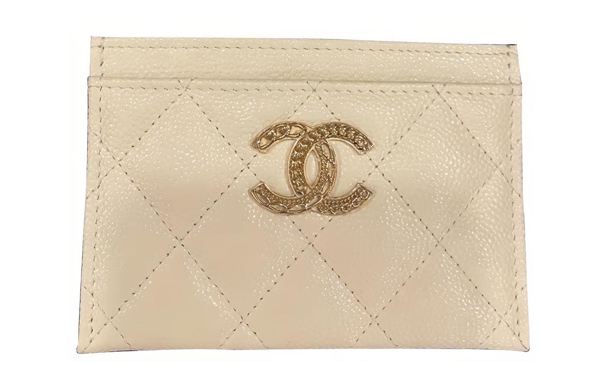 https://d2cva83hdk3bwc.cloudfront.net/AP3048-B09324-10601-chanel-cow-leather-card-holder-women-s-white-1.jpg