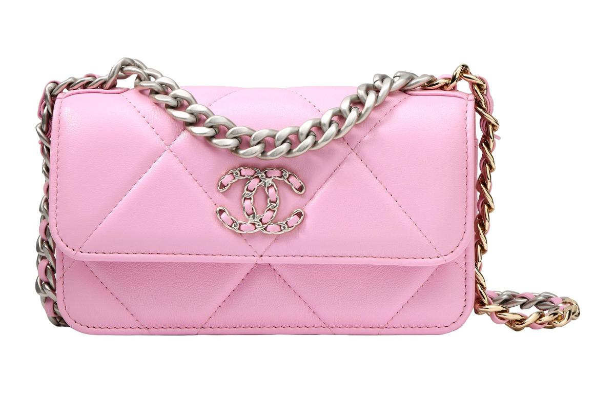 https://d2cva83hdk3bwc.cloudfront.net/AP3067-B07327-NM368-chanel-19bag-shiny-lambskin-shoulder-bag-crossbody-bag-women-s-pink-1.jpg