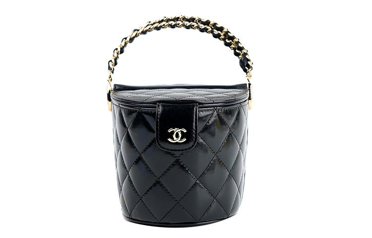 https://d2cva83hdk3bwc.cloudfront.net/AP3094-B09795-94305-chanel-waxed-calfskin-picnic-basket-handbag-regular-women-s-black-1.jpg