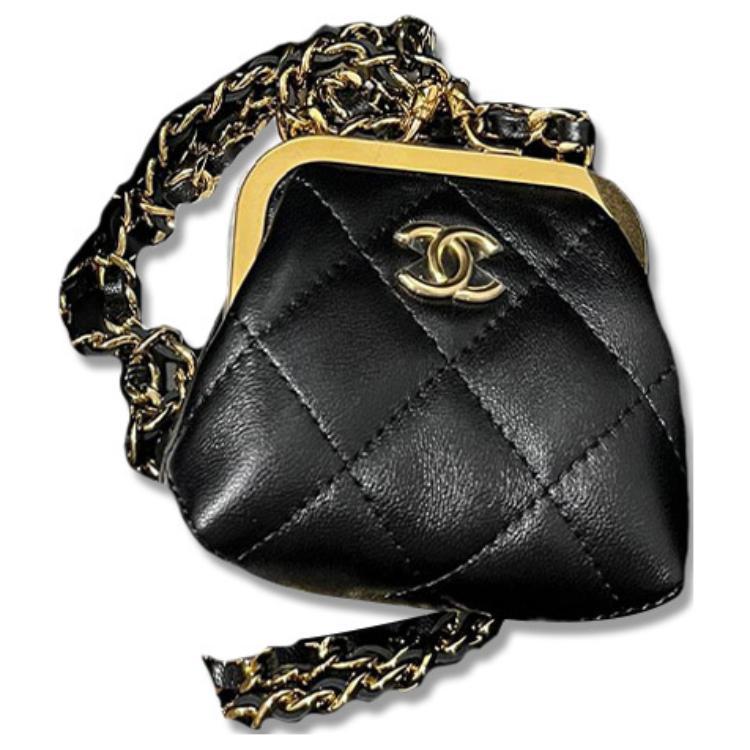 https://d2cva83hdk3bwc.cloudfront.net/AP3123-B09793-94305-chanel-23c-early-spring-clutches-1.jpg