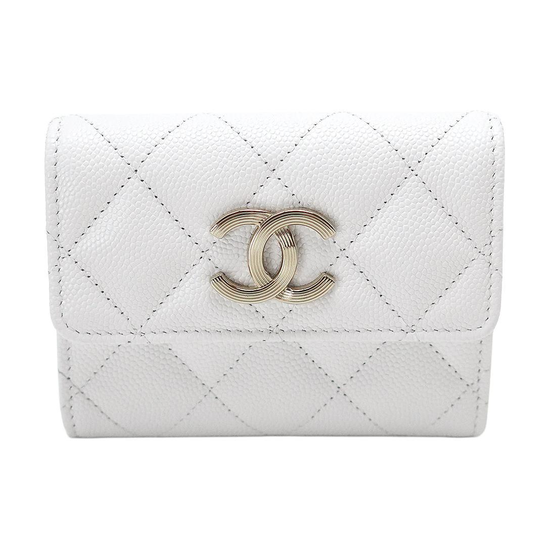 https://d2cva83hdk3bwc.cloudfront.net/AP3141-B09846-10601-chanel-grained-calfskin-card-holder-women-s-white-1.jpg