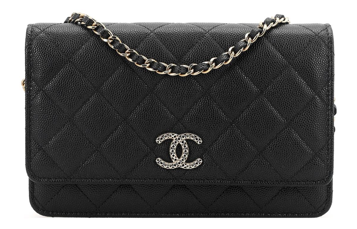 https://d2cva83hdk3bwc.cloudfront.net/AP3180-B10218-94305-chanel-woc-crossbody-bags-1.jpg