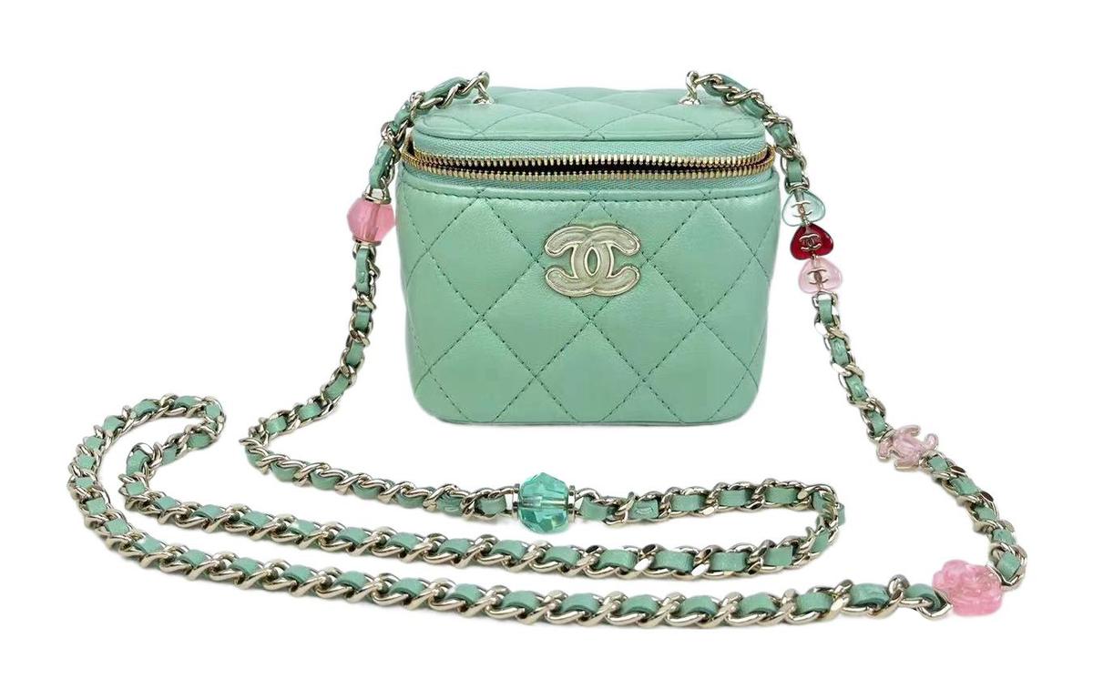 https://d2cva83hdk3bwc.cloudfront.net/AP3230-B10228-NM369-chanel-23p-ss-sheepskin-box-bag-shoulder-bag-crossbody-bag-small-size-women-s-green-1.jpg