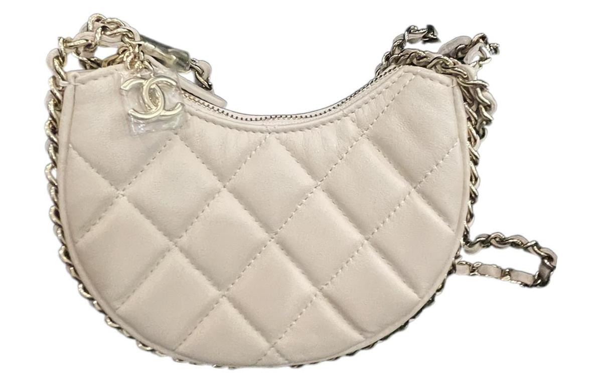 https://d2cva83hdk3bwc.cloudfront.net/AP3232-B10224-NM367-chanel-23p-ss-crossbody-bags-1.jpg
