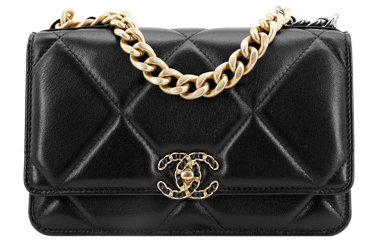 https://d2cva83hdk3bwc.cloudfront.net/AP3267-B04852-94305-chanel-19bag-sheepskin-chain-bag-shoulder-bag-crossbody-bag-regular-women-s-black-1.jpg