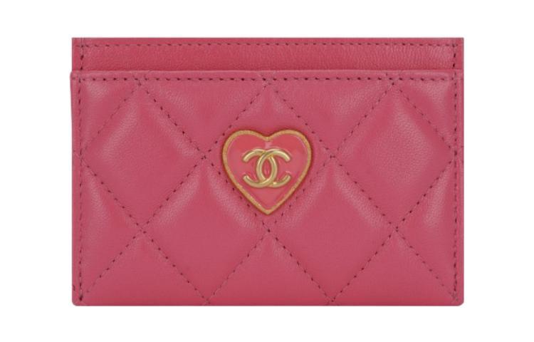 https://d2cva83hdk3bwc.cloudfront.net/AP3293-B10700-NN272-chanel-card-holders-1.jpg