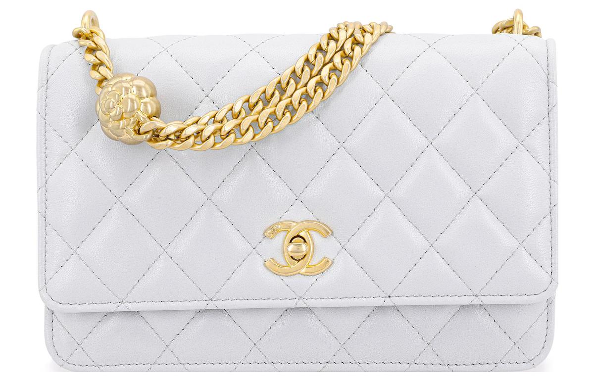 https://d2cva83hdk3bwc.cloudfront.net/AP3297-B10702-NN268-chanel-classic-flap-cf-diamond-pattern-lambskin-mouth-cover-bag-crossbody-bag-women-s-white-1.jpg