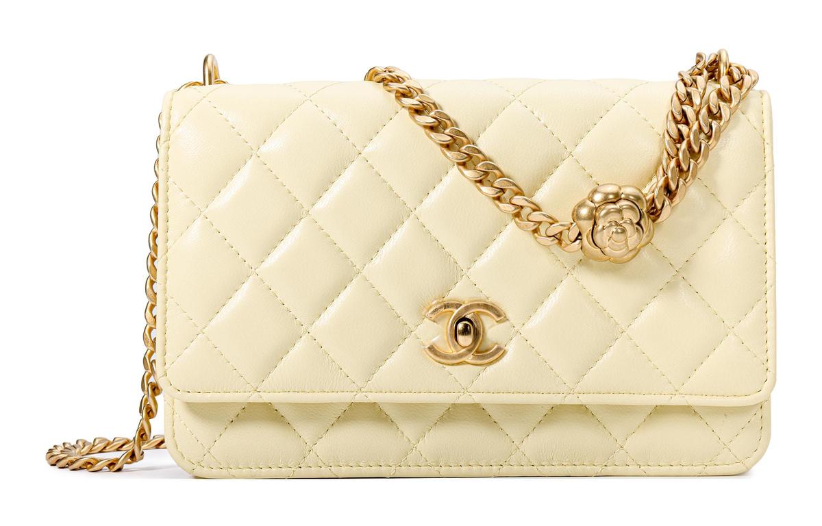 https://d2cva83hdk3bwc.cloudfront.net/AP3297-B10702-NN289-chanel-classic-flap-cf-lambskin-flap-bag-shoulder-bag-crossbody-bag-regular-women-s-yellow-1.jpg