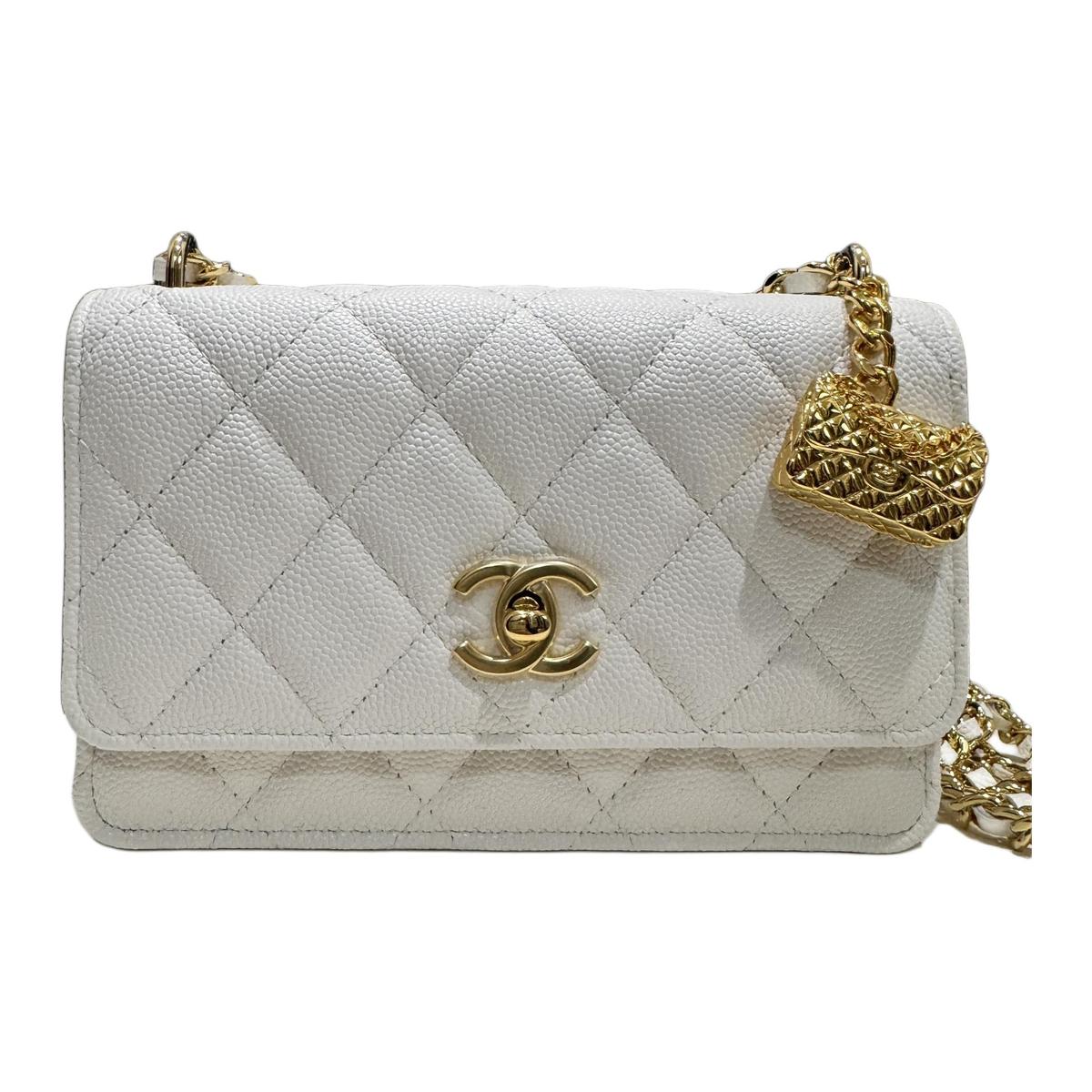 https://d2cva83hdk3bwc.cloudfront.net/AP3316-B10712-10601-chanel-woc-litchi-grain-cow-leather-chain-bag-shoulder-bag-crossbody-bag-medium-size-women-s-white-1.jpg