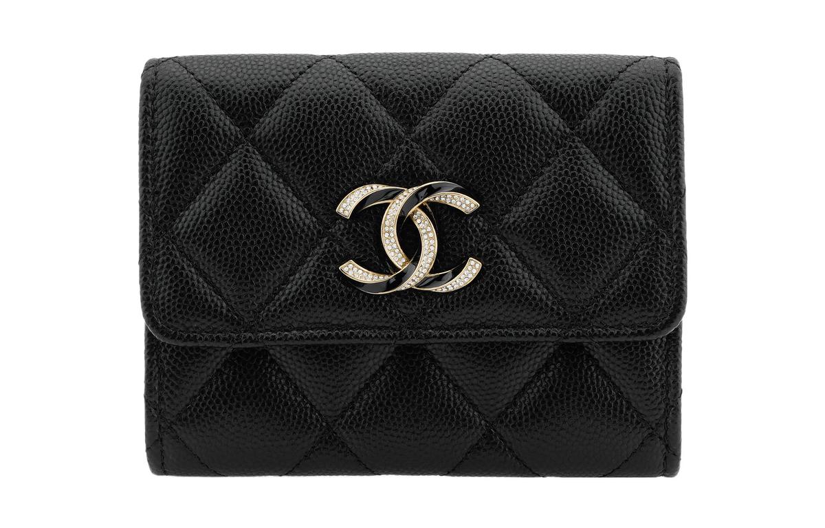 https://d2cva83hdk3bwc.cloudfront.net/AP3340-B10738-94305-chanel-cow-leather-card-holder-coin-purse-women-s-black-1.jpg