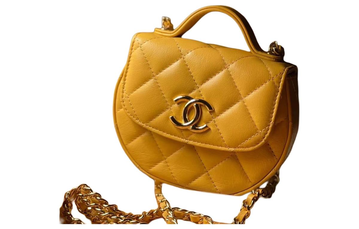 https://d2cva83hdk3bwc.cloudfront.net/AP3378-B12912-NO201-chanel-shiny-calfskin-shoulder-bag-crossbody-bag-women-s-yellow-1.jpg