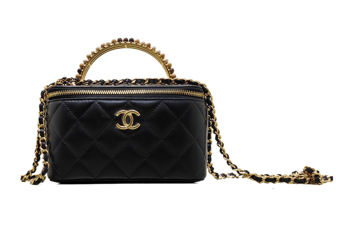 https://d2cva83hdk3bwc.cloudfront.net/AP3455-B13126-94305-chanel-handbags-1.jpg