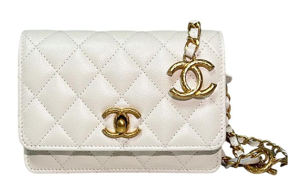 https://d2cva83hdk3bwc.cloudfront.net/AP3480-B13668-10601-chanel-shoulder-bags-1.jpg