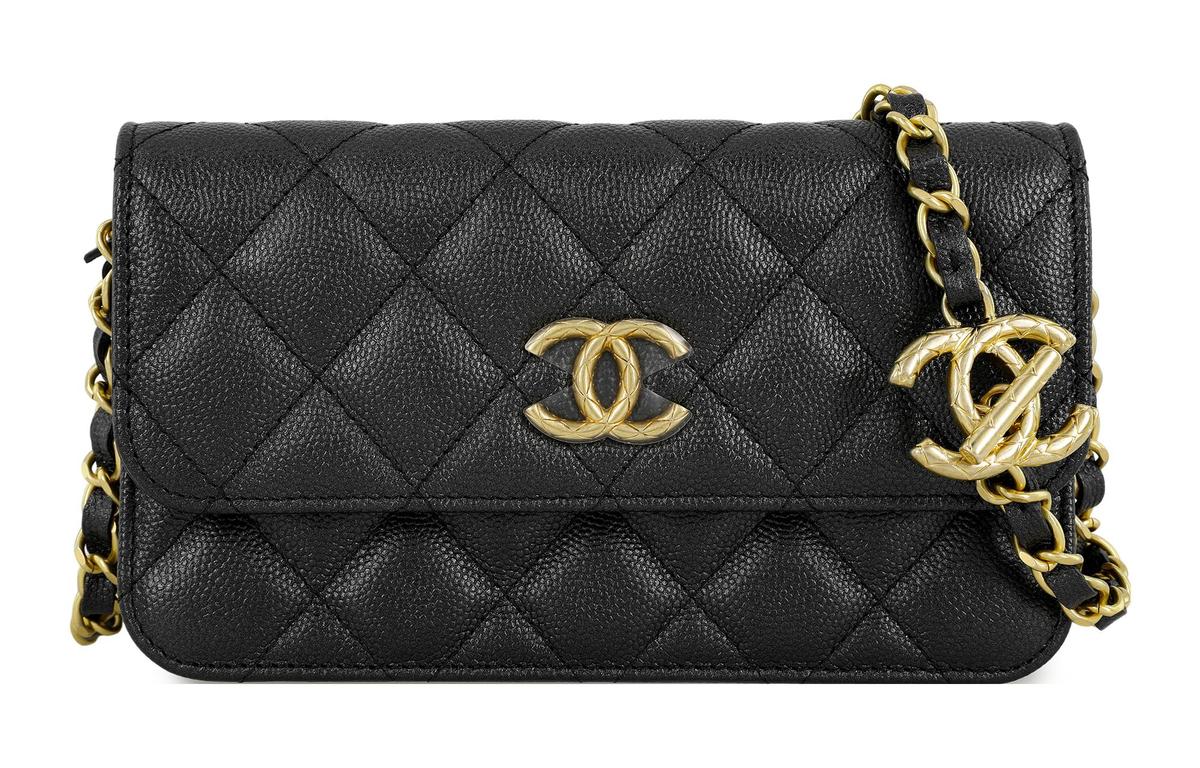 https://d2cva83hdk3bwc.cloudfront.net/AP3482-B13668-94305-chanel-grained-calfskin-shoulder-bag-crossbody-bag-women-s-black-1.jpg