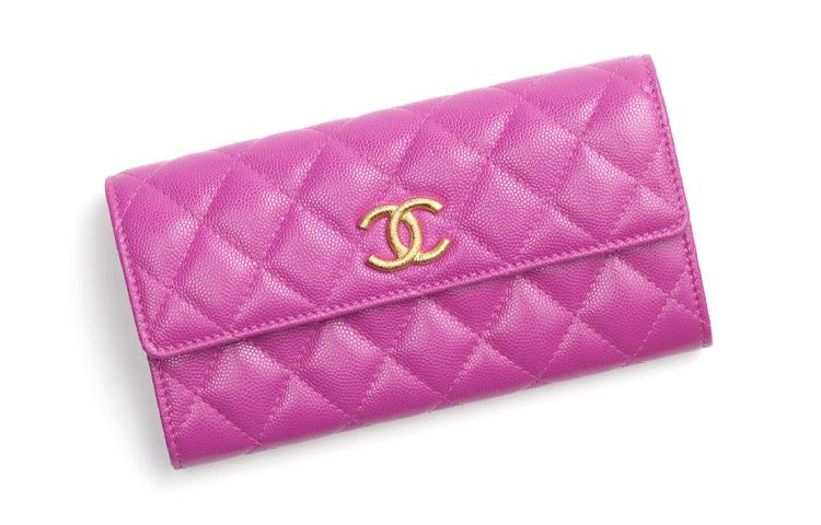 https://d2cva83hdk3bwc.cloudfront.net/AP3517-B13703-NQ338-chanel-shiny-calfskin-pocket-wallet-women-s-purple-1.jpg