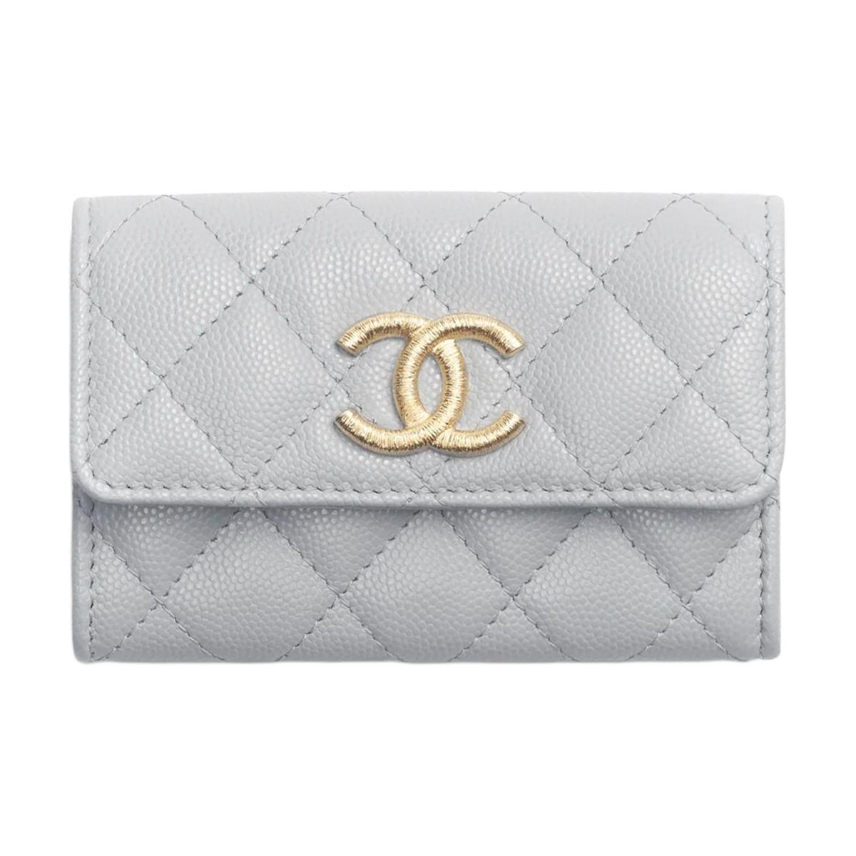 https://d2cva83hdk3bwc.cloudfront.net/AP3523-B13703-NQ335-chanel-grain-embossed-calfskin-card-holder-women-s-gray-1.jpg