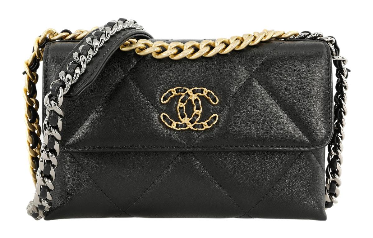 https://d2cva83hdk3bwc.cloudfront.net/AP3563-B04852-94305-chanel-19bag-lambskin-shoulder-bag-crossbody-bag-women-s-black-1.jpg