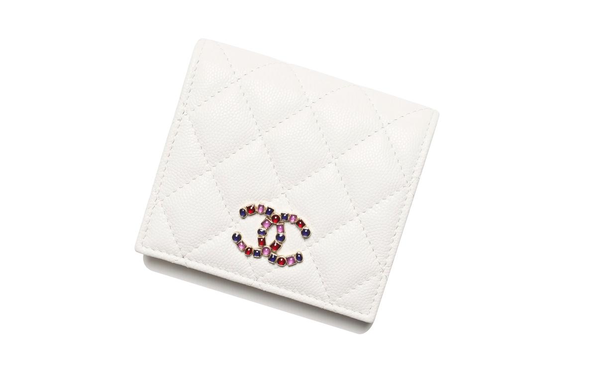 https://d2cva83hdk3bwc.cloudfront.net/AP3603-B14343-10601-chanel-wallets-1.jpg