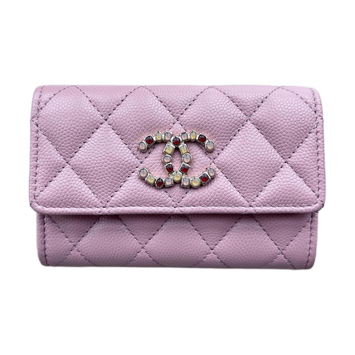 https://d2cva83hdk3bwc.cloudfront.net/AP3608-B14343-NR645-chanel-embossed-calfskin-with-grains-card-holder-women-s-pink-1.jpg