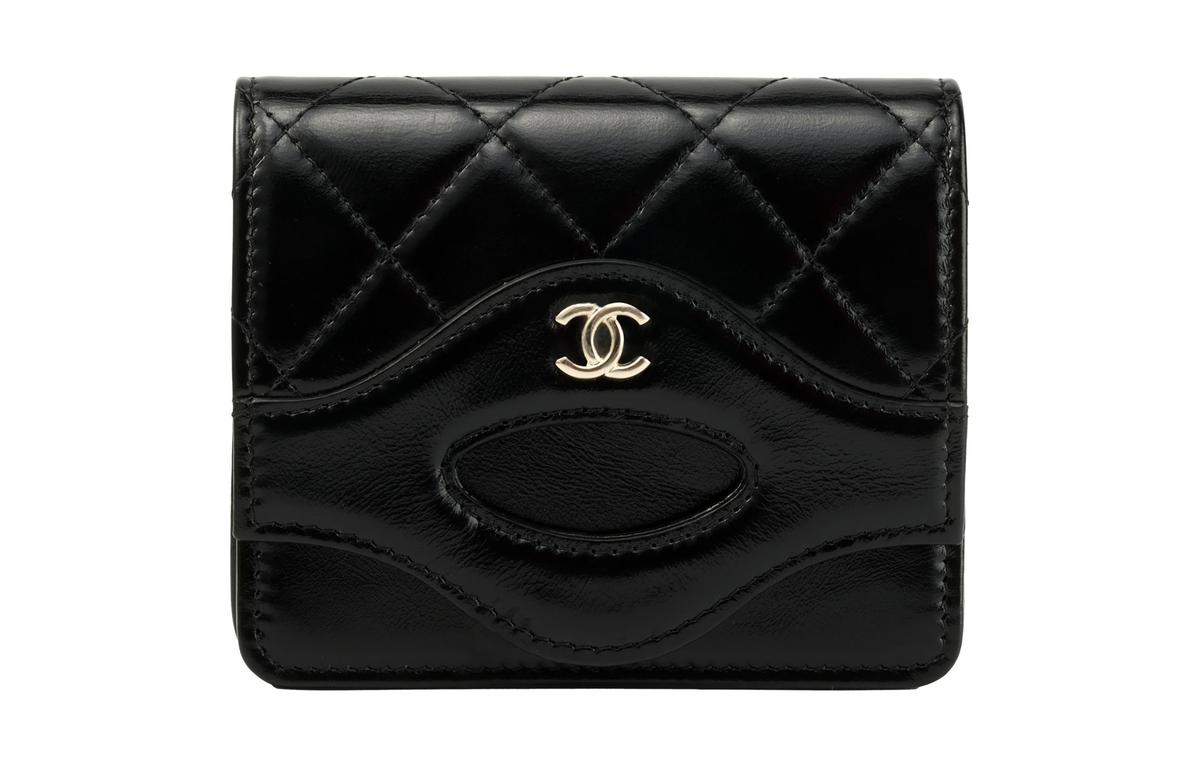https://d2cva83hdk3bwc.cloudfront.net/AP3654-B14880-94305-chanel-shiny-calfskin-coin-purses-card-holders-women-s-black-1.jpg