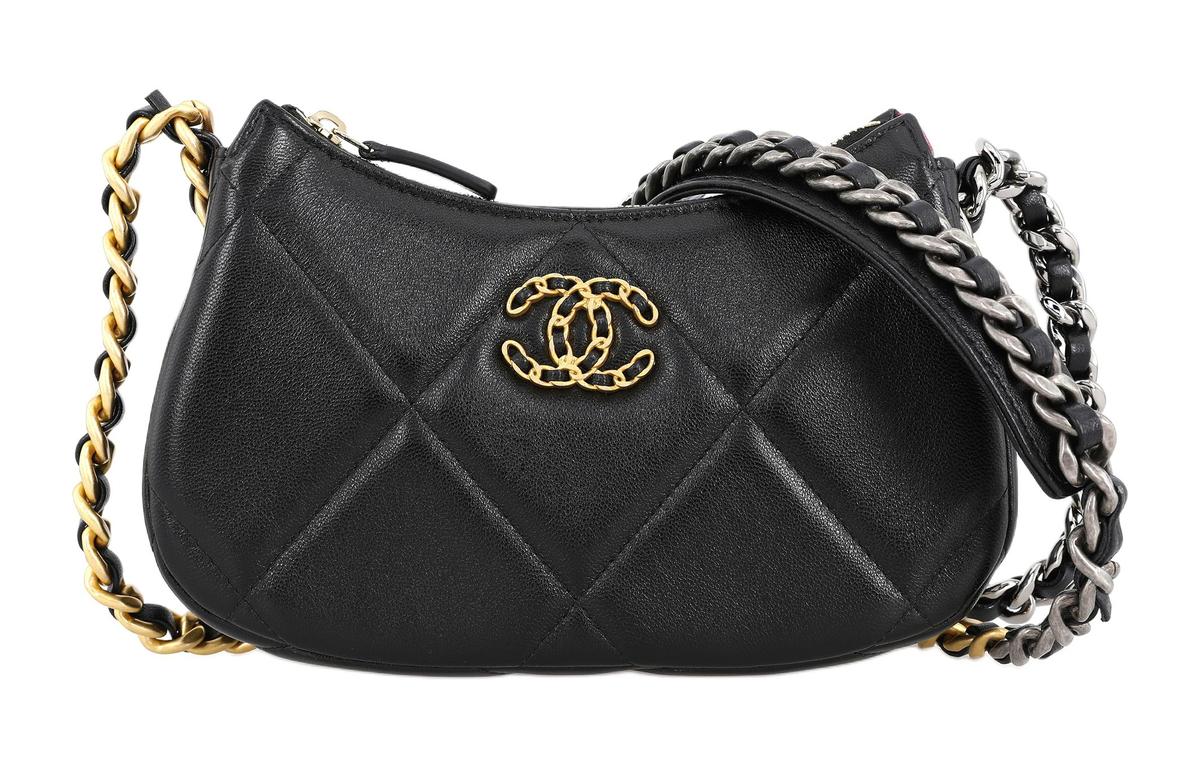 https://d2cva83hdk3bwc.cloudfront.net/AP3676-B04852-94305-chanel-19bag-sheepskin-pea-pod-shoulder-bag-crossbody-bag-mini-women-s-black-1.jpg