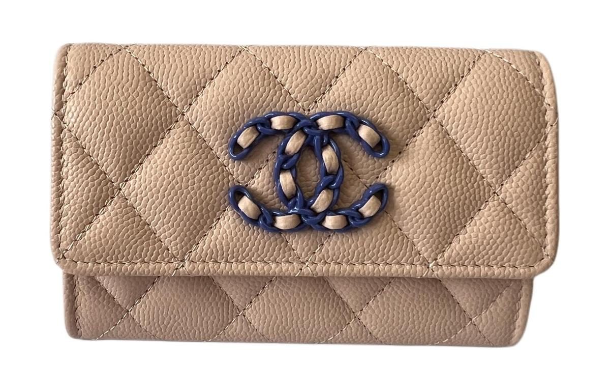 https://d2cva83hdk3bwc.cloudfront.net/AP3717-B14928-NS841-chanel-grained-cow-leather-card-holder-wallet-women-s-nude-pink-1.jpg