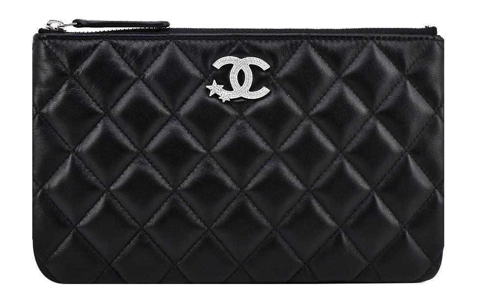 https://d2cva83hdk3bwc.cloudfront.net/AP3731-B14929-94305-chanel-lambskin-clutch-women-s-black-1.jpg