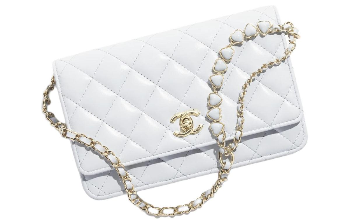https://d2cva83hdk3bwc.cloudfront.net/AP3785-B15580-NU903-chanel-calfskin-resin-shoulder-bag-crossbody-bag-women-s-light-gray-1.jpg