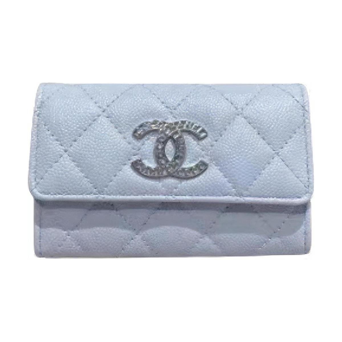https://d2cva83hdk3bwc.cloudfront.net/AP3831B15620NU903-chanel-leather-tri-fold-card-holder-coin-purse-women-s-gray-blue-1.jpg