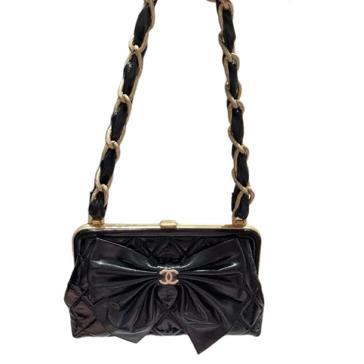 https://d2cva83hdk3bwc.cloudfront.net/AP4029-B16926-94305-chanel-sheepskin-shoulder-bag-handbag-shoulder-bag-small-size-women-s-black-1.jpg