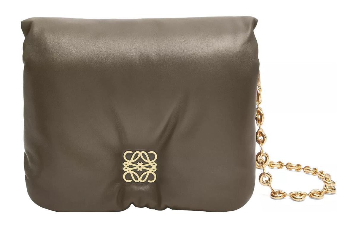 https://d2cva83hdk3bwc.cloudfront.net/AP40P41X01-3969-loewe-crossbody-bags-1.jpg