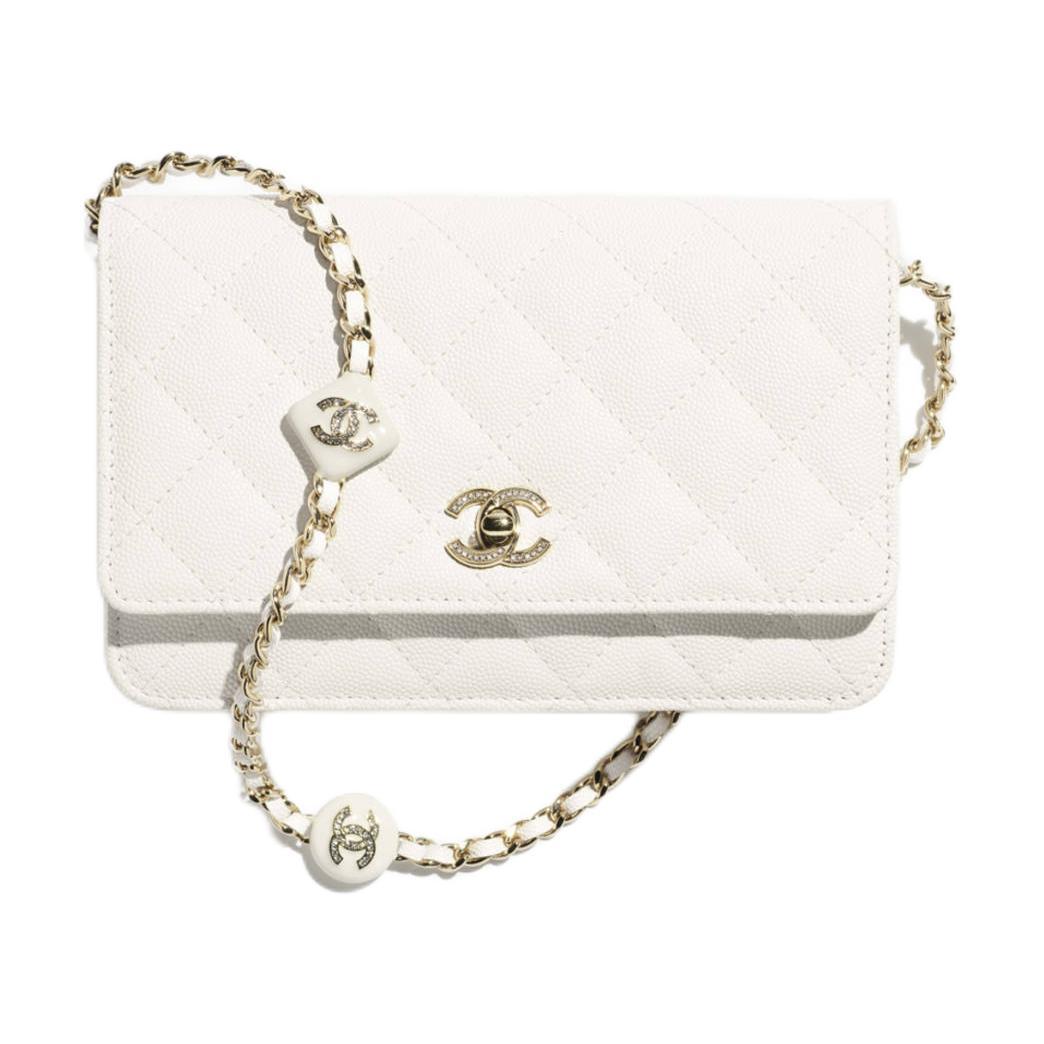 https://d2cva83hdk3bwc.cloudfront.net/AP4299-B19454-10601-chanel-grained-calfskin-wallet-women-s-white-1.jpg