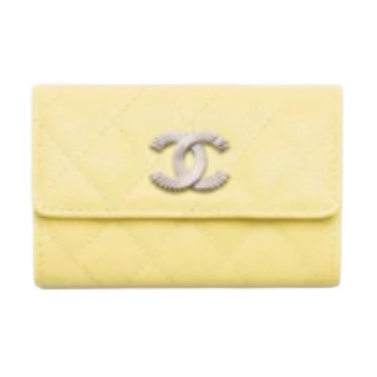 https://d2cva83hdk3bwc.cloudfront.net/AP4333-B18713-NAAUK-chanel-calfskin-wallet-women-s-light-yellow-1.jpg