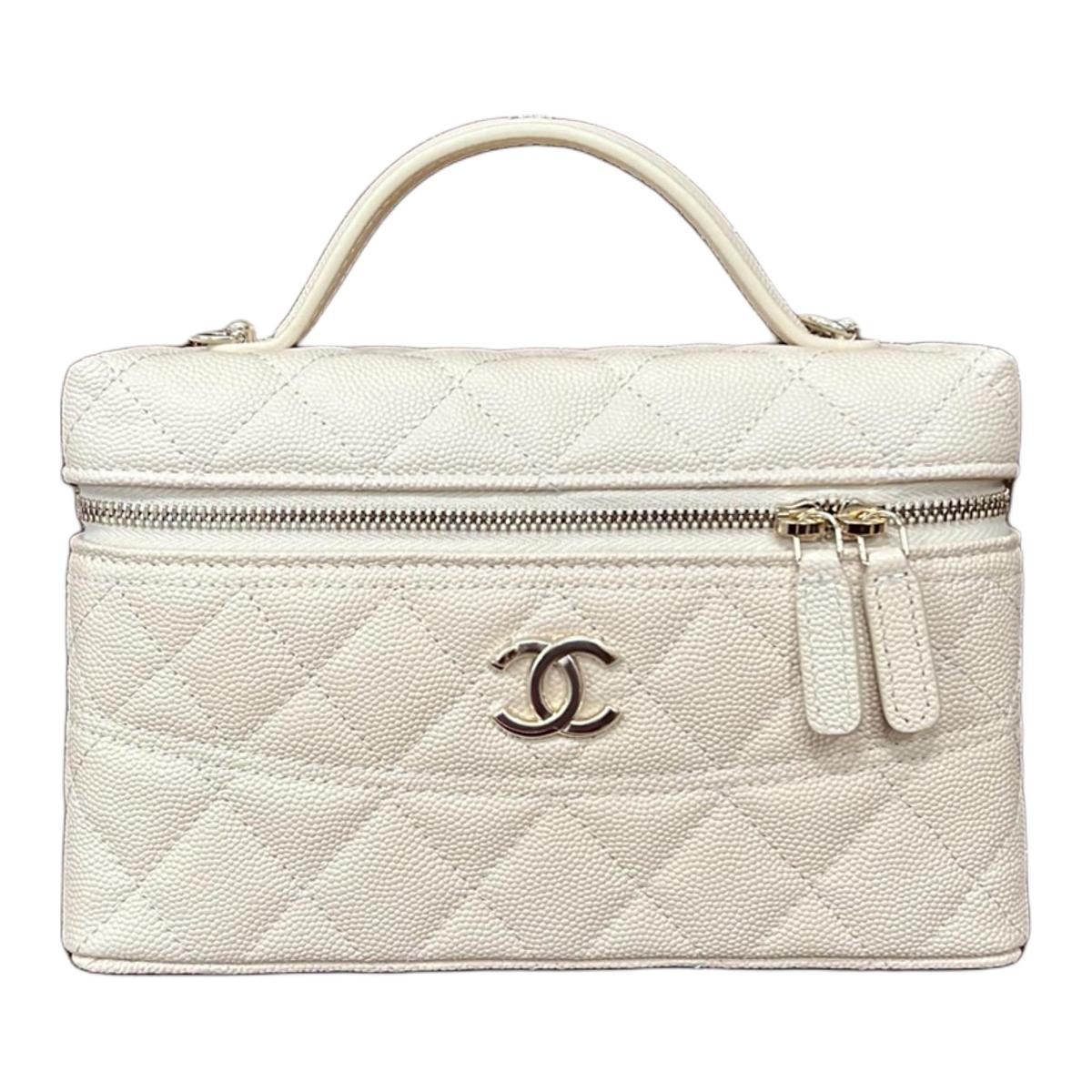 https://d2cva83hdk3bwc.cloudfront.net/AP4407-B18715-NAAUC-chanel-cow-leather-shoulder-bag-crossbody-bag-handbag-women-s-white-1.jpg