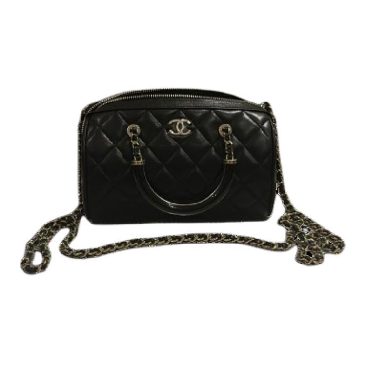 https://d2cva83hdk3bwc.cloudfront.net/AP4411-B18972-94305-chanel-lambskin-handbag-women-s-black-1.jpg