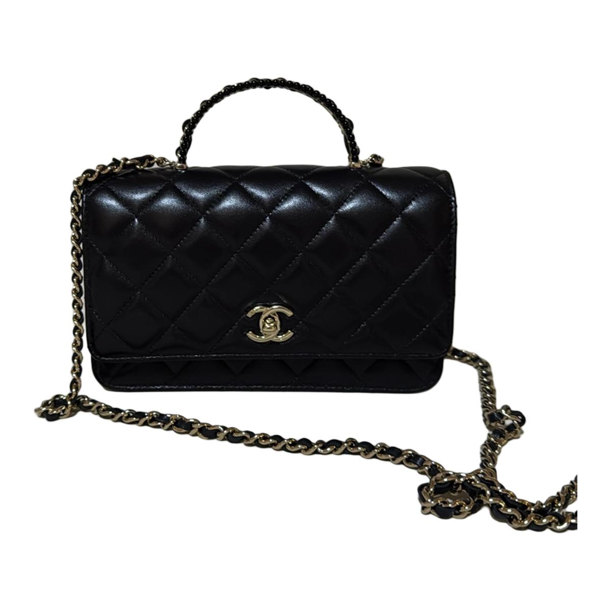https://d2cva83hdk3bwc.cloudfront.net/AP4451-B19409-NADOE-chanel-sheepskin-shoulder-bag-crossbody-bag-handbag-women-s-black-1.jpg